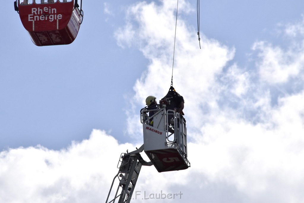 Koelner Seilbahn Gondel blieb haengen Koeln Linksrheinisch P147.JPG - Miklos Laubert